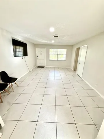 $2,000 | 3880 Woodside Drive, Coral Springs, FL 33065