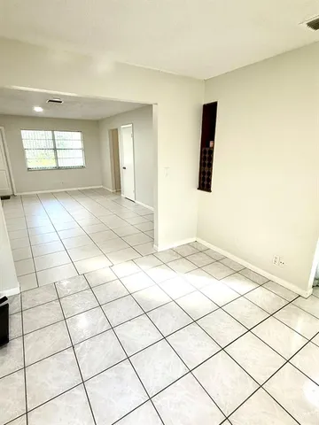 $2,000 | 3880 Woodside Drive, Coral Springs, FL 33065