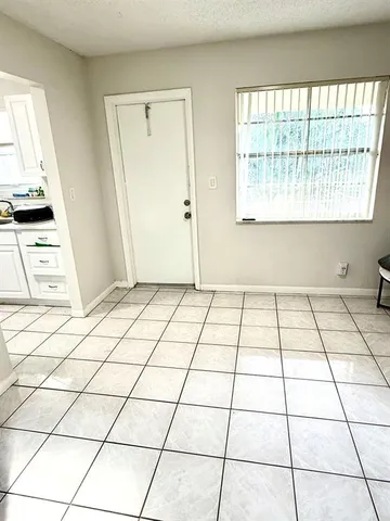 $2,000 | 3880 Woodside Drive, Coral Springs, FL 33065