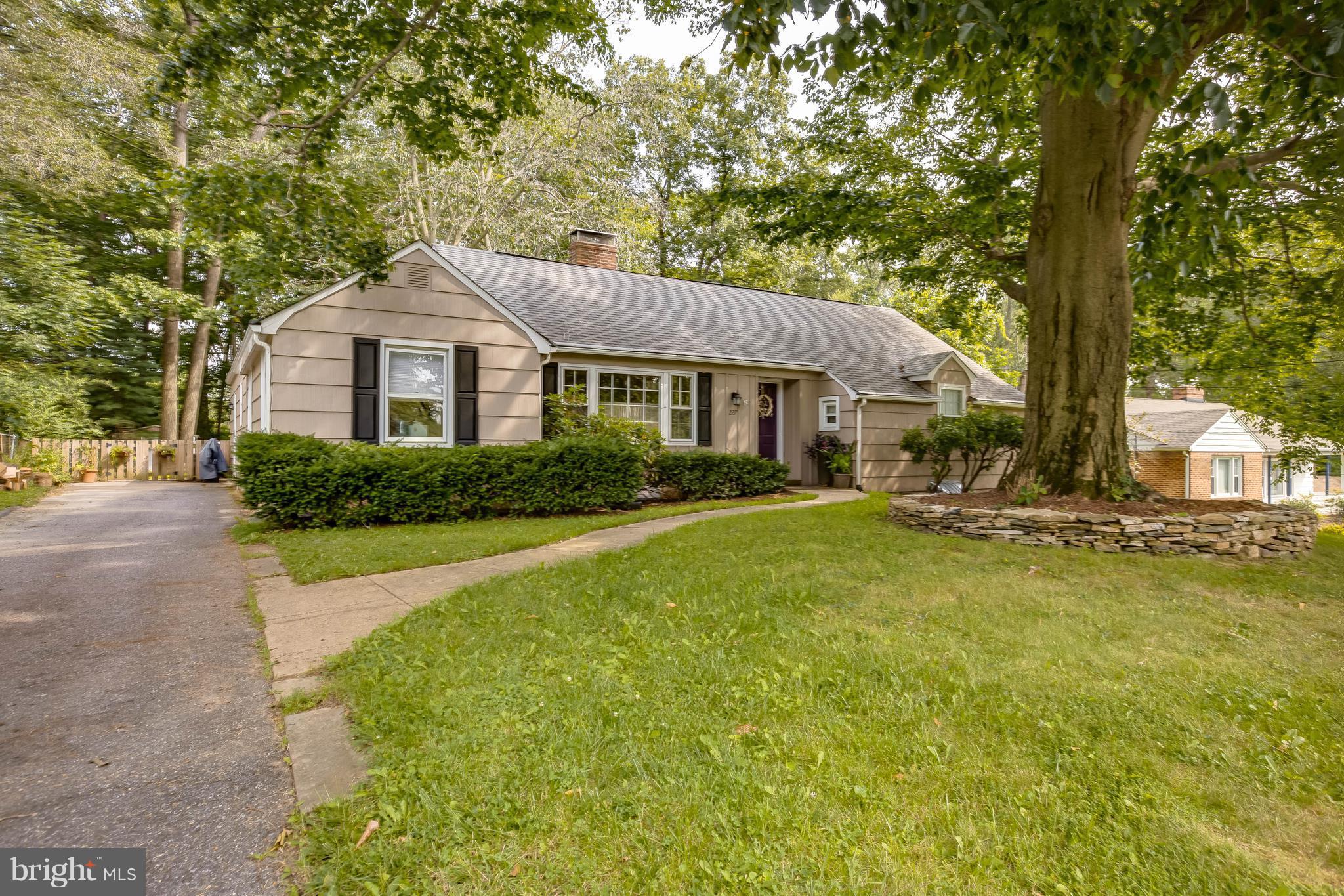 227 Gralan Road Baltimore, MD 21228 - Photo 1 of 30 Exterior (Front)