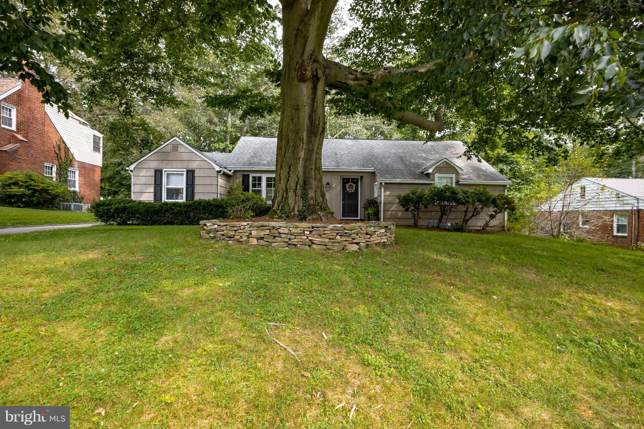 227 Gralan Road Baltimore, MD 21228 - Photo 2 of 30 Exterior (Front)