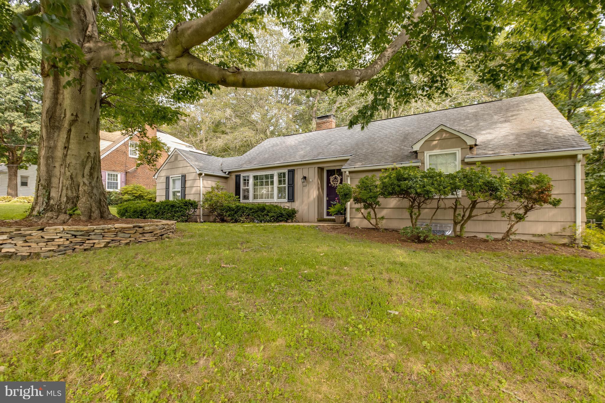 227 Gralan Road Baltimore, MD 21228 - Photo 3 of 30 Exterior (Front)