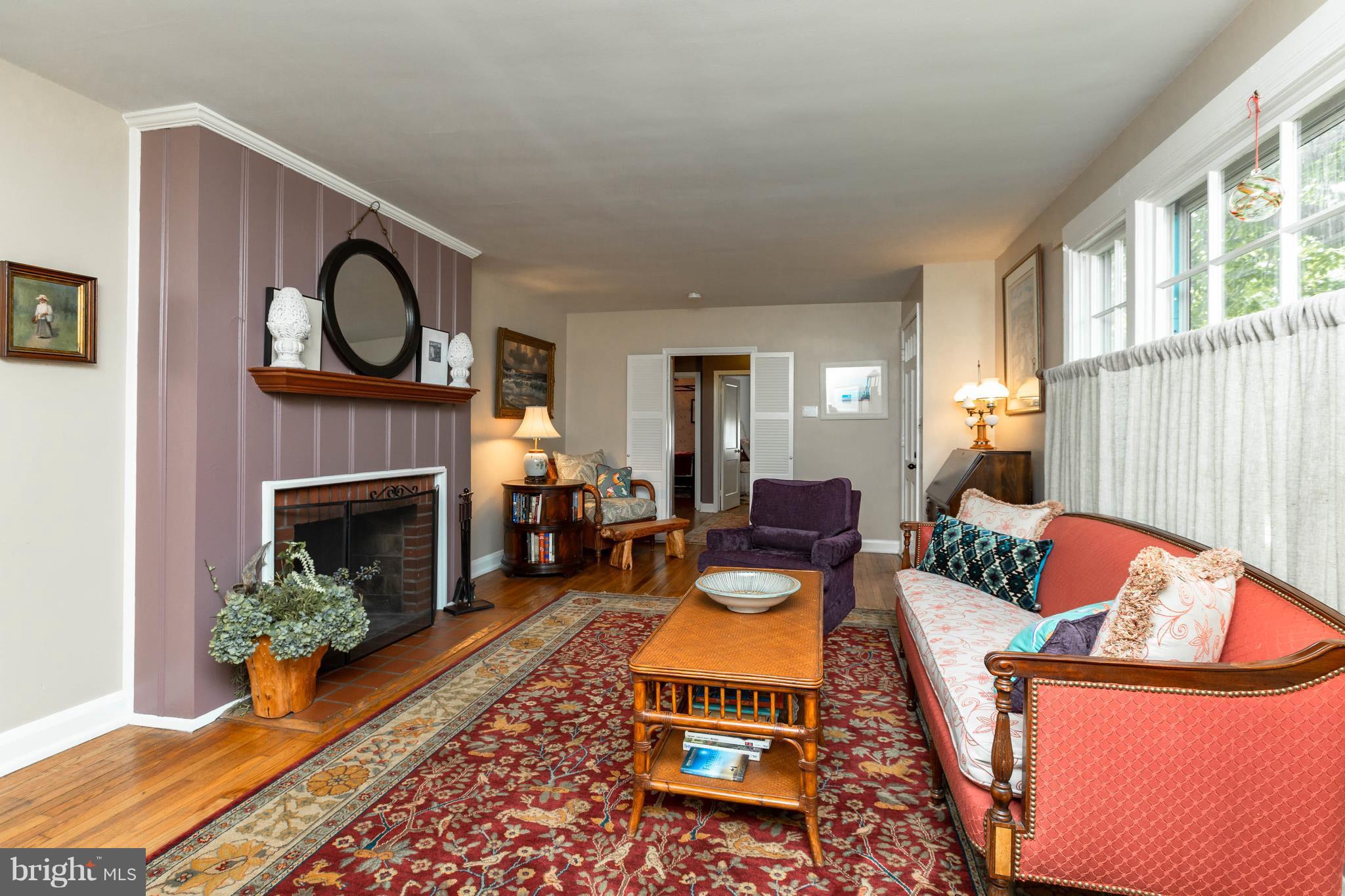 227 Gralan Road Baltimore, MD 21228 - Photo 5 of 30 Living Room