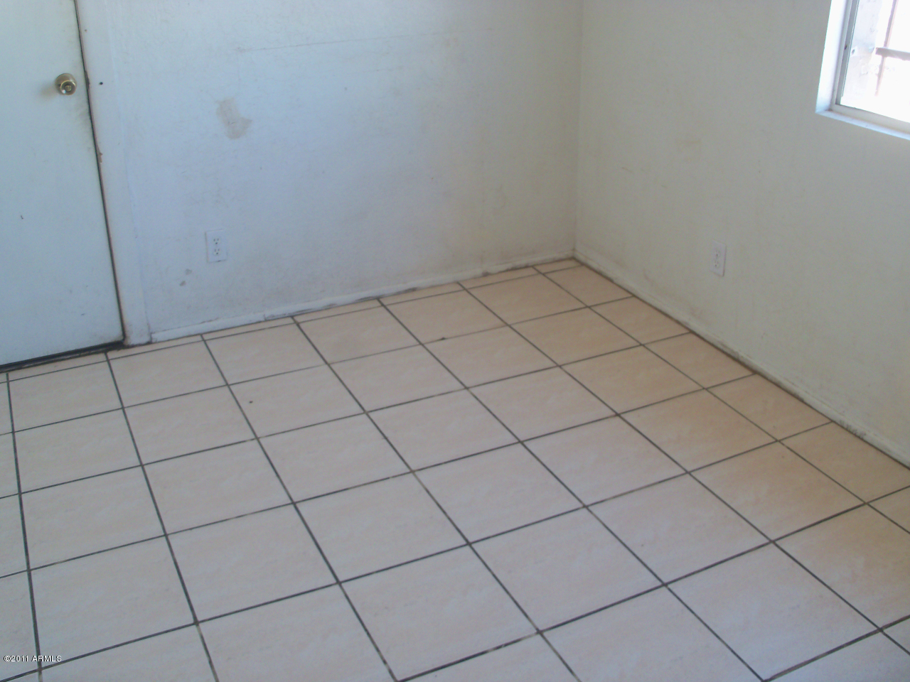 2118 West Pecan Road Phoenix, AZ 85041 - Photo 4 of 14 Eating Area