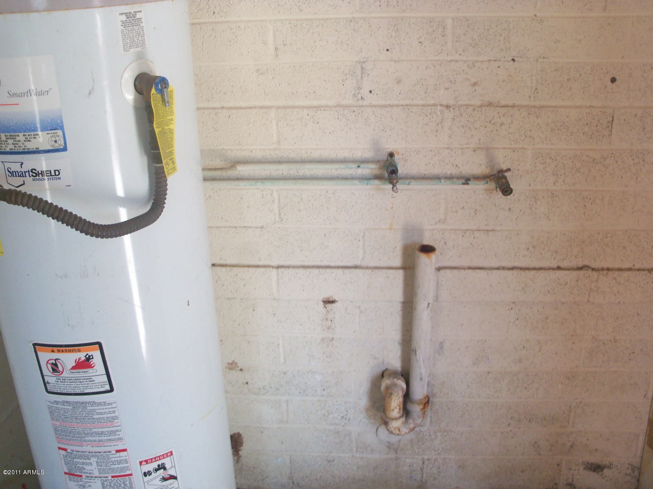 2118 West Pecan Road Phoenix, AZ 85041 - Photo 10 of 14 Laundry Room