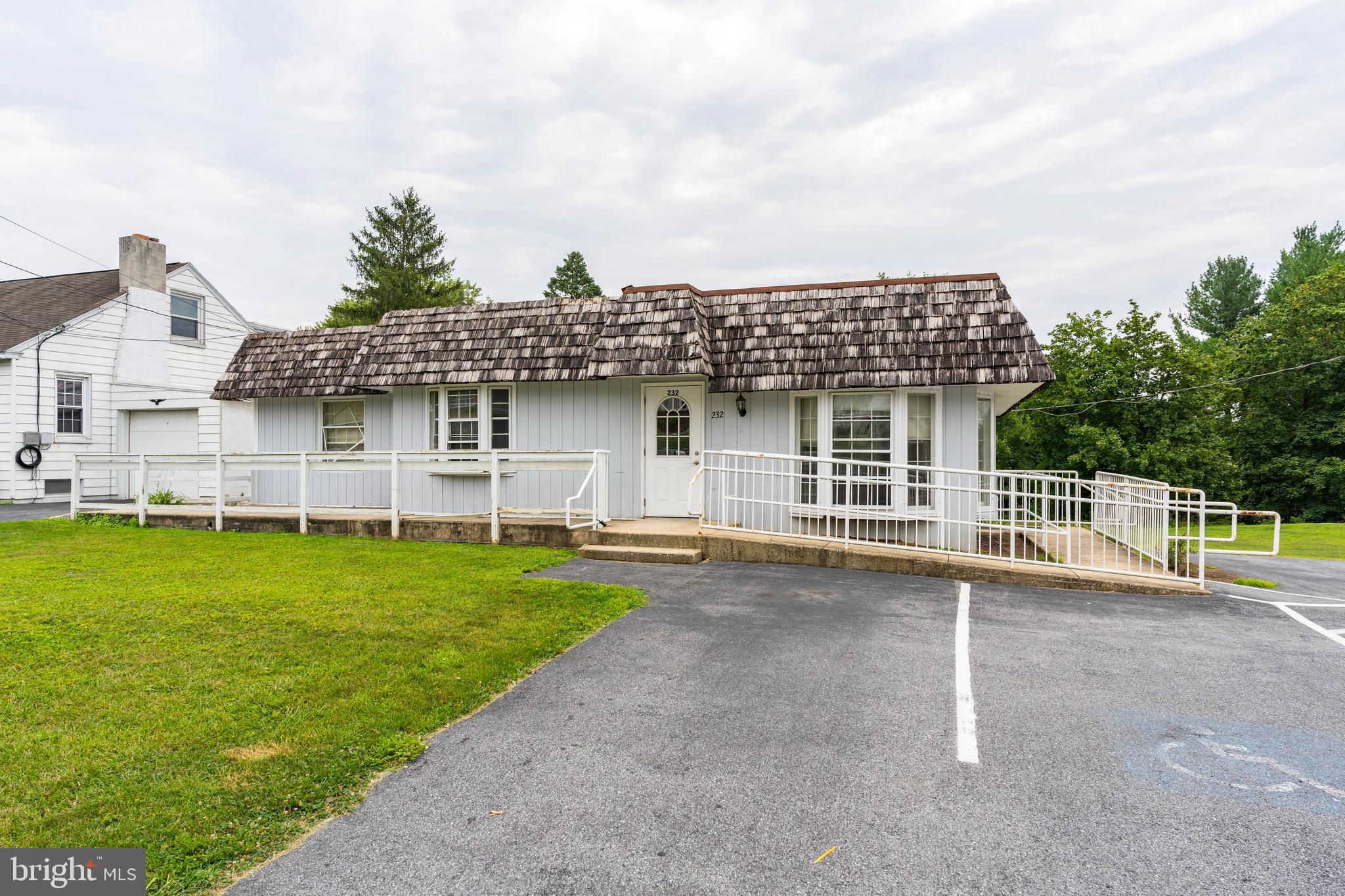 232 South Reading Road Ephrata, PA 17522 - Photo 3 of 42 Gallery Image 3