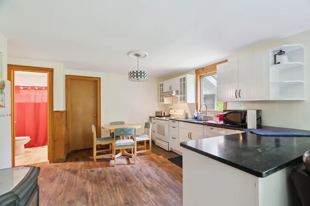 $539,000 | 196 Powder Mill Road, Londonderry, VT 05148