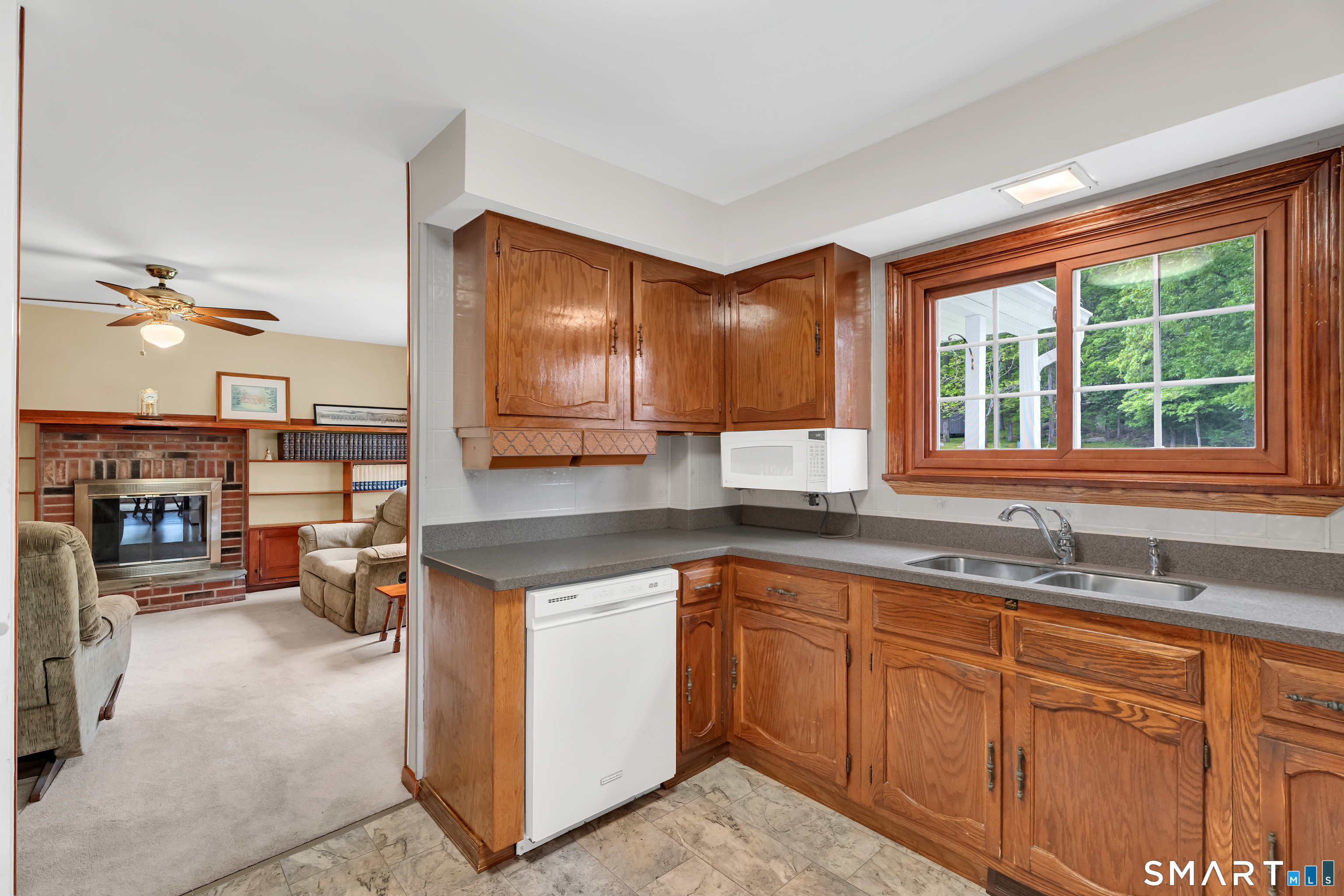 38 Roberts Road Groton, CT 06340 - Photo 15 of 40