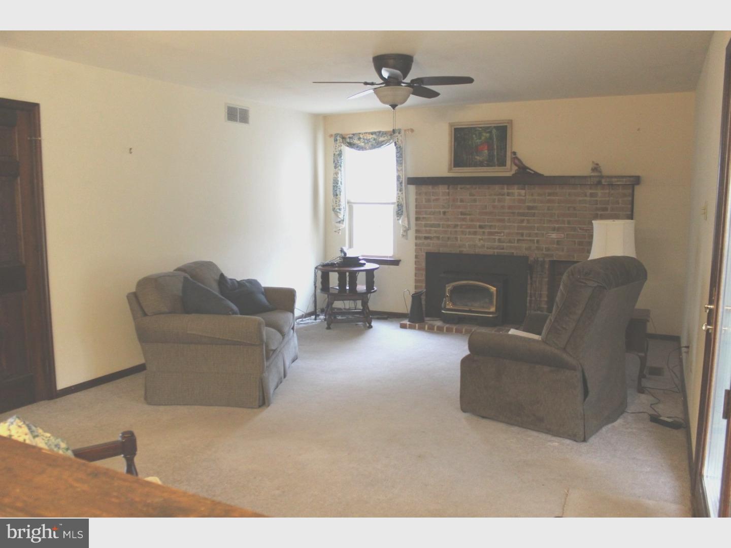 1007 Sassafras Shore Road Pittsgrove, NJ 08318 - Photo 6 of 19 Family Room