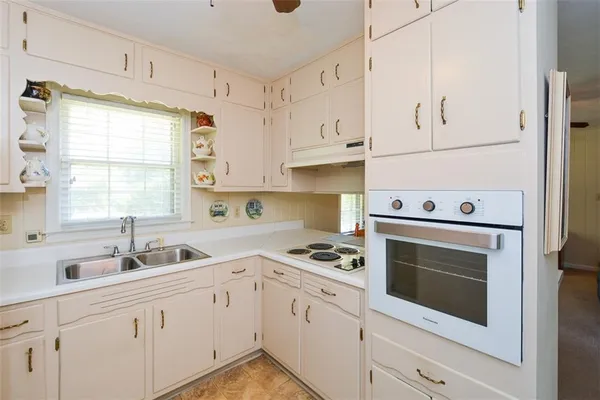 $389,900 | 920 Chesterfield Drive, Marietta, GA 30066