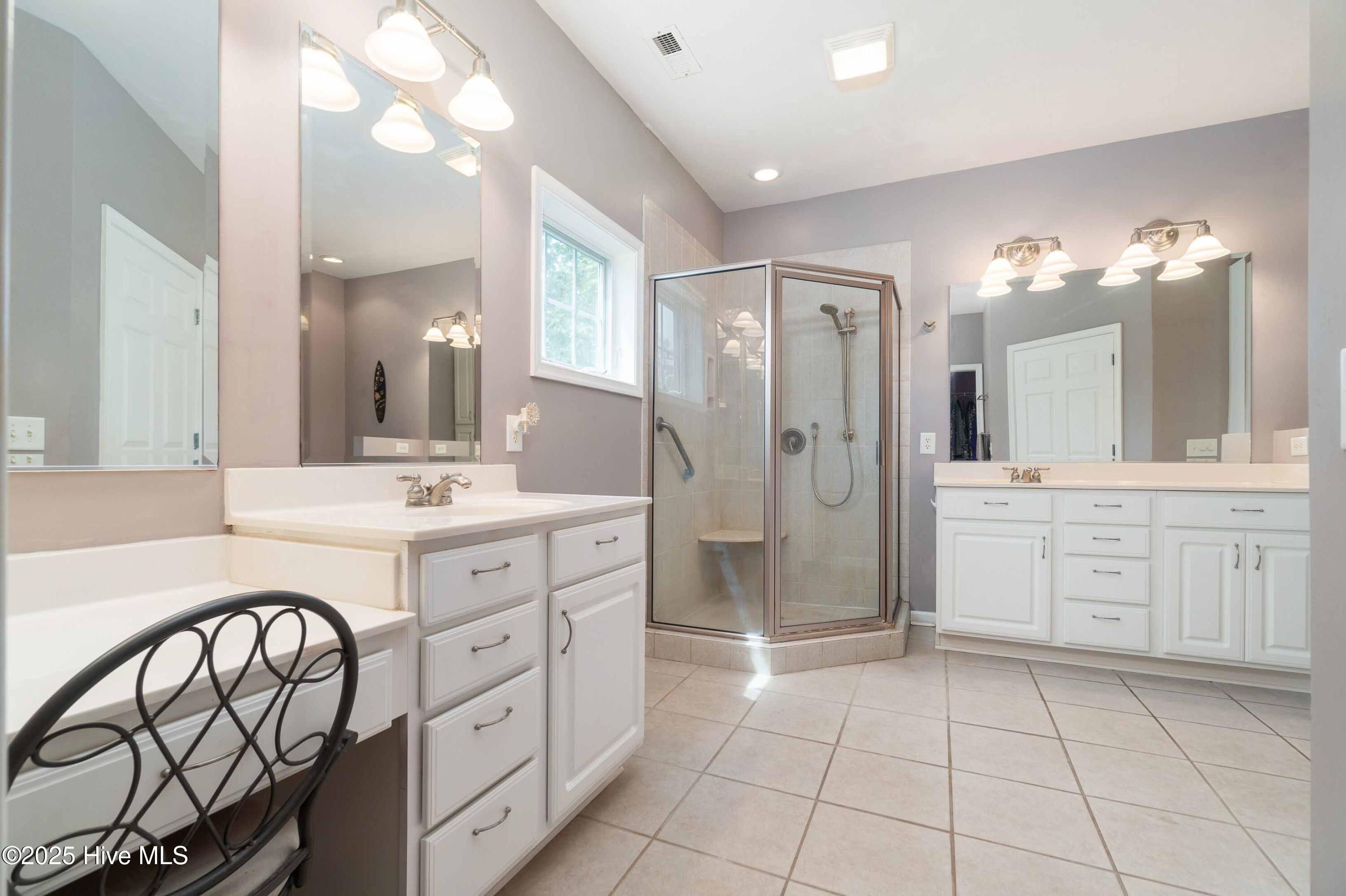 538 Mills Road Oriental, NC 28571 - Photo 22 of 36 022_Master Bathroom