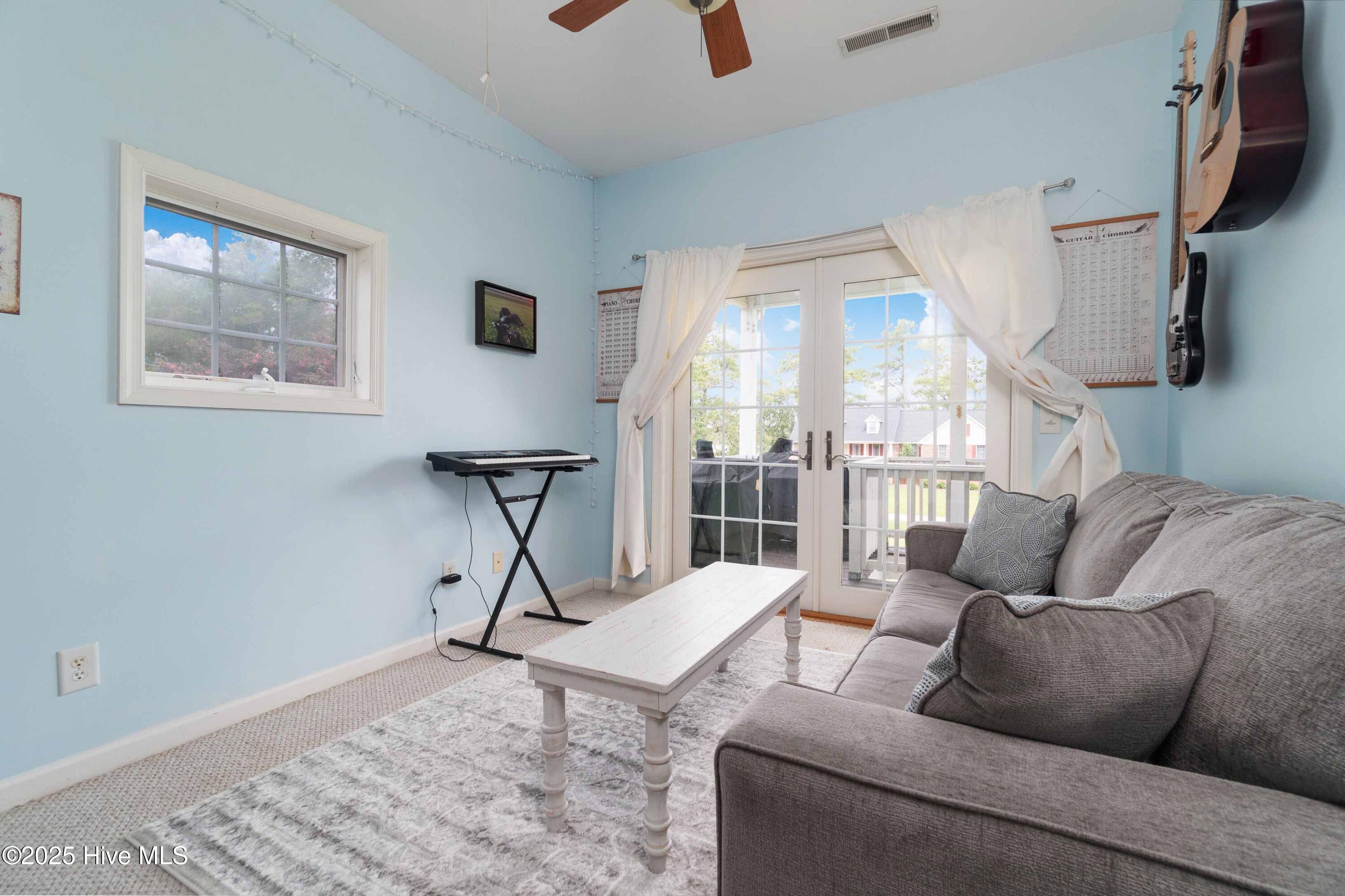538 Mills Road Oriental, NC 28571 - Photo 27 of 36 027_Guest Room