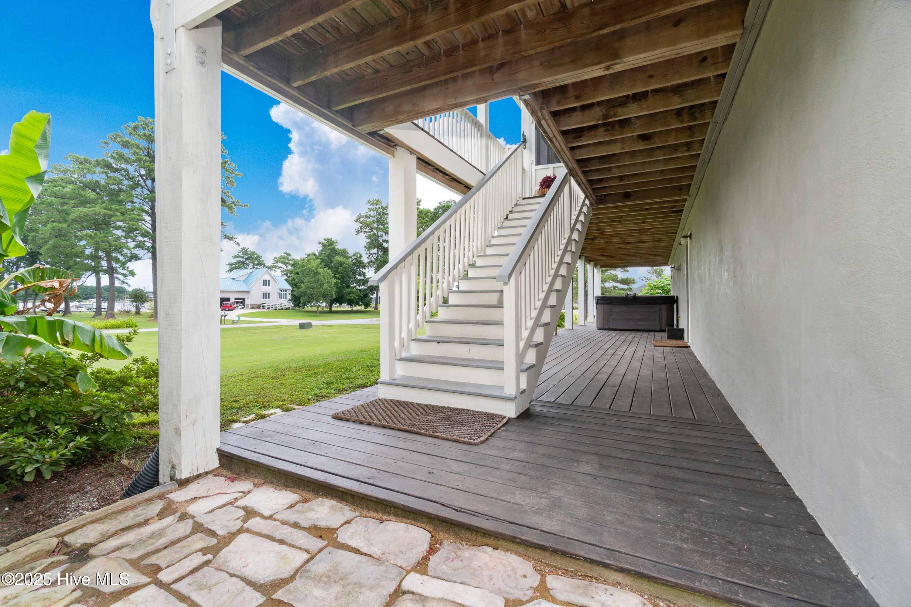 538 Mills Road Oriental, NC 28571 - Photo 4 of 36 004_Downstairs