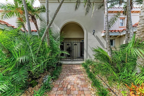 $10,900,000 | 4473 Gulf Of Mexico Drive, Unit 4473, Longboat Key, FL 34228