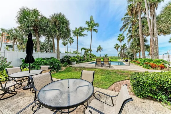 $10,900,000 | 4473 Gulf Of Mexico Drive, Unit 4473, Longboat Key, FL 34228
