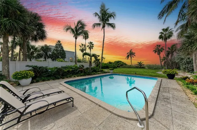 $10,900,000 | 4473 Gulf Of Mexico Drive, Unit 4473, Longboat Key, FL 34228