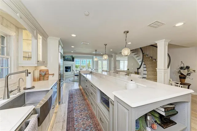 $10,900,000 | 4473 Gulf Of Mexico Drive, Unit 4473, Longboat Key, FL 34228