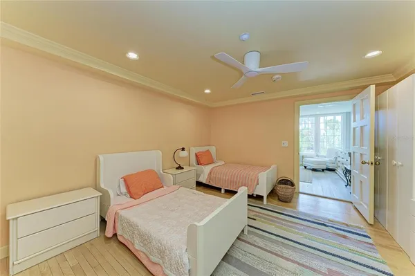 $10,900,000 | 4473 Gulf Of Mexico Drive, Unit 4473, Longboat Key, FL 34228