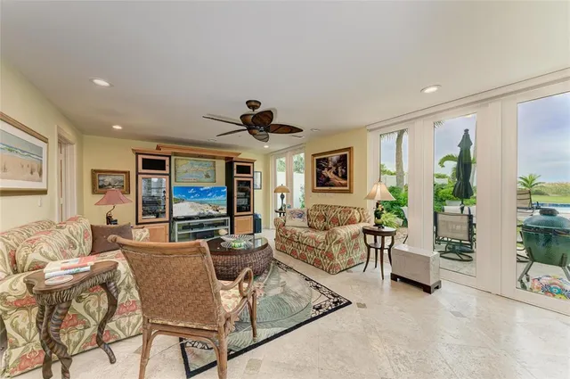 $10,900,000 | 4473 Gulf Of Mexico Drive, Unit 4473, Longboat Key, FL 34228