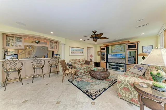 $10,900,000 | 4473 Gulf Of Mexico Drive, Unit 4473, Longboat Key, FL 34228