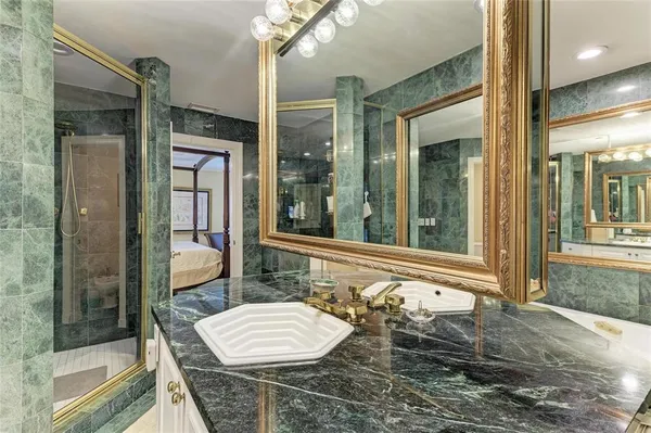 $10,900,000 | 4473 Gulf Of Mexico Drive, Unit 4473, Longboat Key, FL 34228