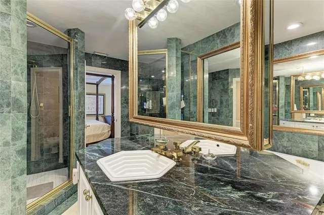 $10,900,000 | 4473 Gulf Of Mexico Drive, Unit 4473, Longboat Key, FL 34228