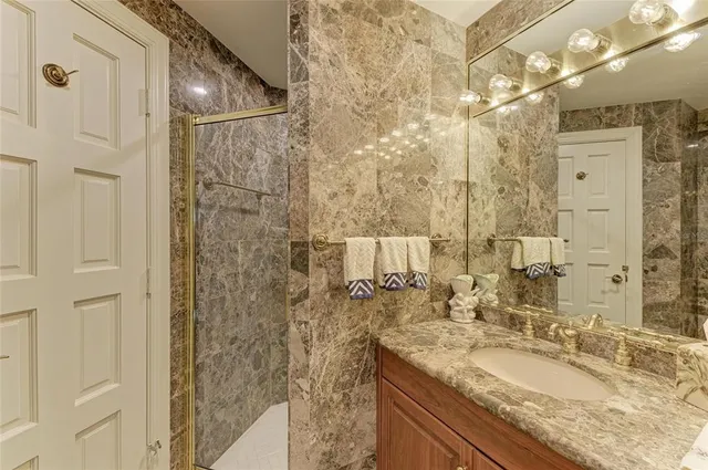 $10,900,000 | 4473 Gulf Of Mexico Drive, Unit 4473, Longboat Key, FL 34228