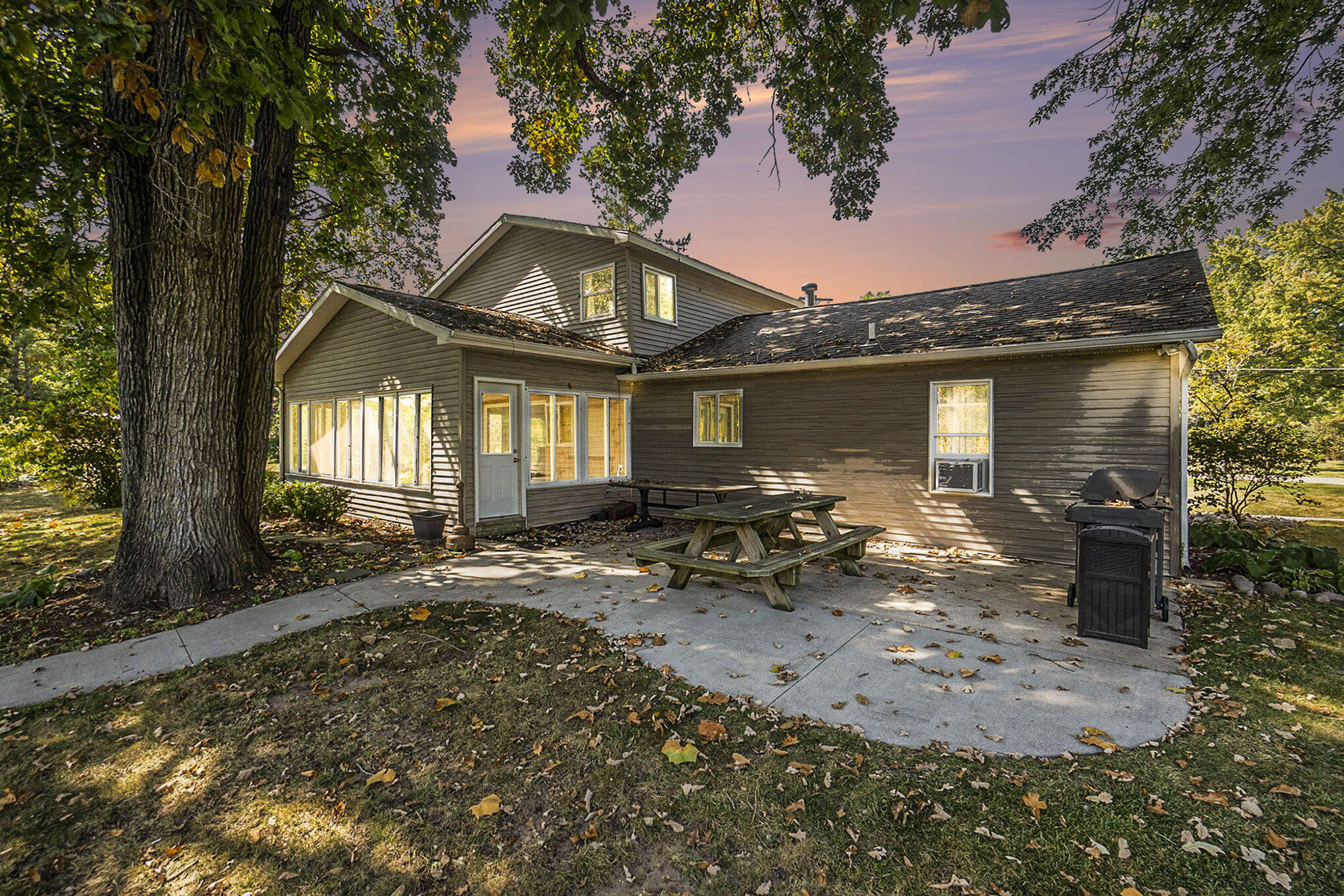 7842 Main Street Newaygo, MI 49337 - Photo 27 of 61 026_dsc09804.jpg-twilight_250