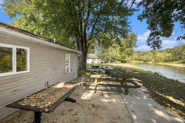 $550,000 | 7842 Main Street, Newaygo, MI 49337