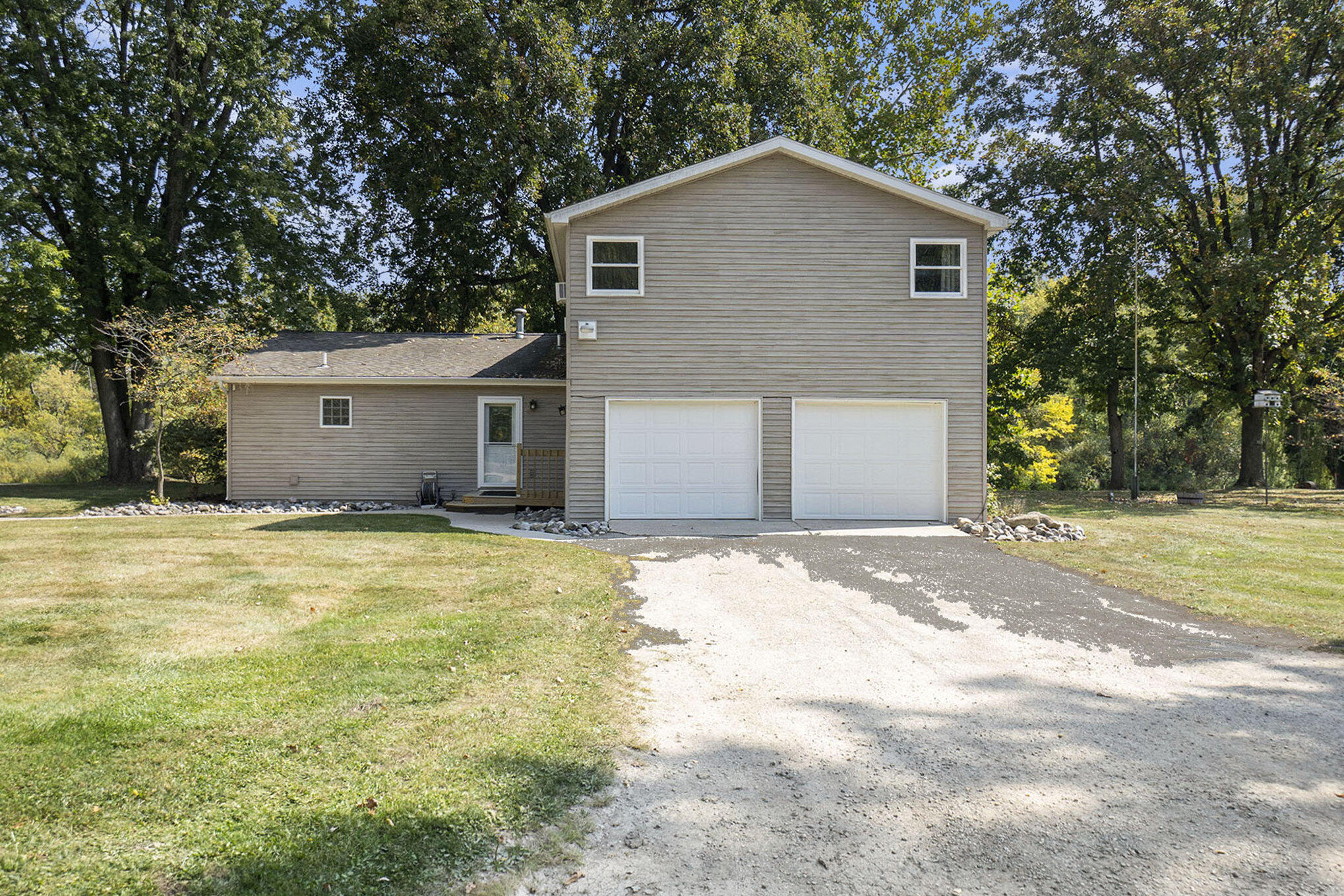 7842 Main Street Newaygo, MI 49337 - Photo 3 of 61 002_dsc09801_625