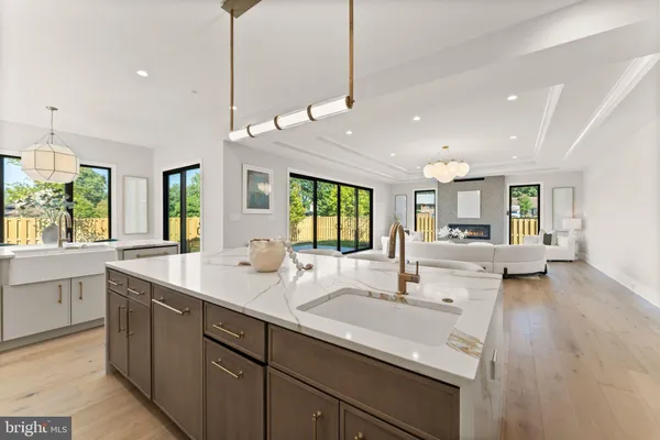 $3,195,000 | 917 Timber Lane Southwest, Vienna, VA 22180