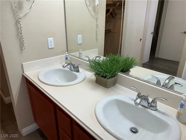 $2,600 | 514 Rancho Del Norte Drive, North Las Vegas, NV 89031