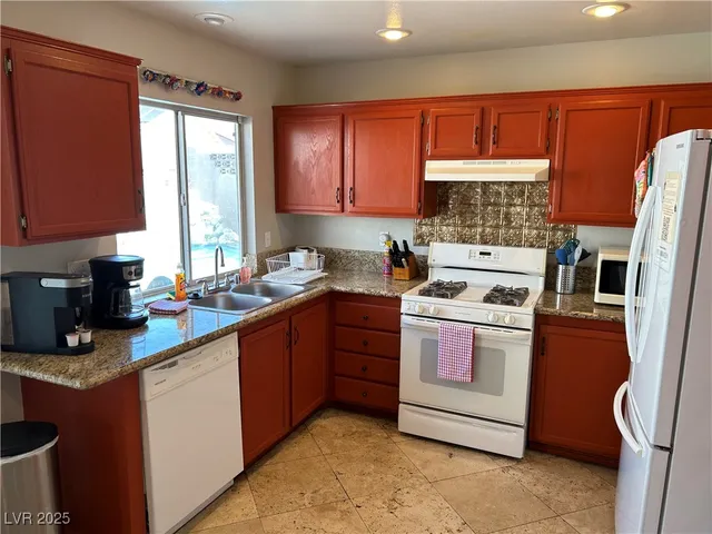$2,600 | 514 Rancho Del Norte Drive, North Las Vegas, NV 89031