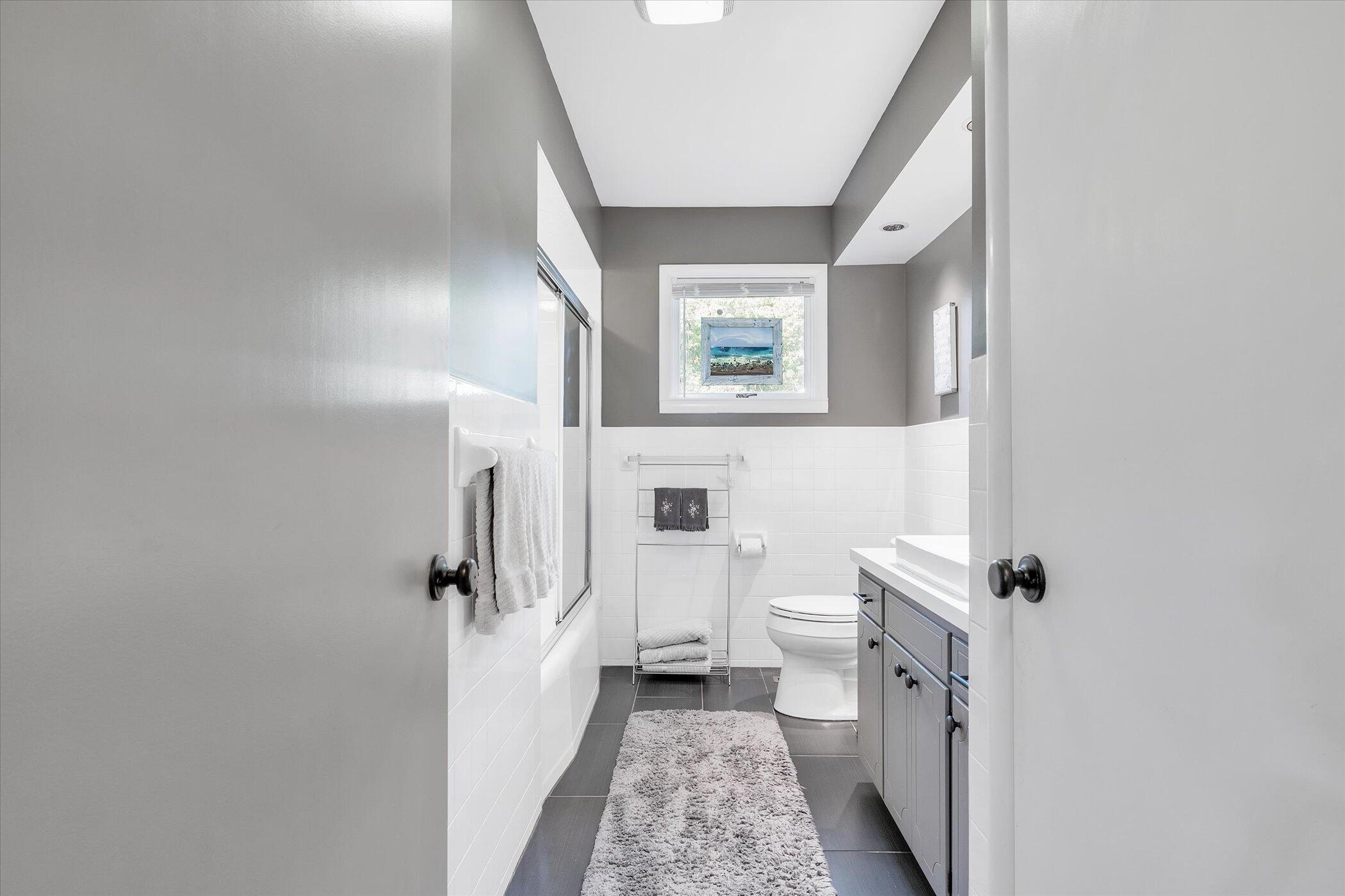 2499 Roncy Road Benton Harbor, MI 49022 - Photo 27 of 56 Main Bath