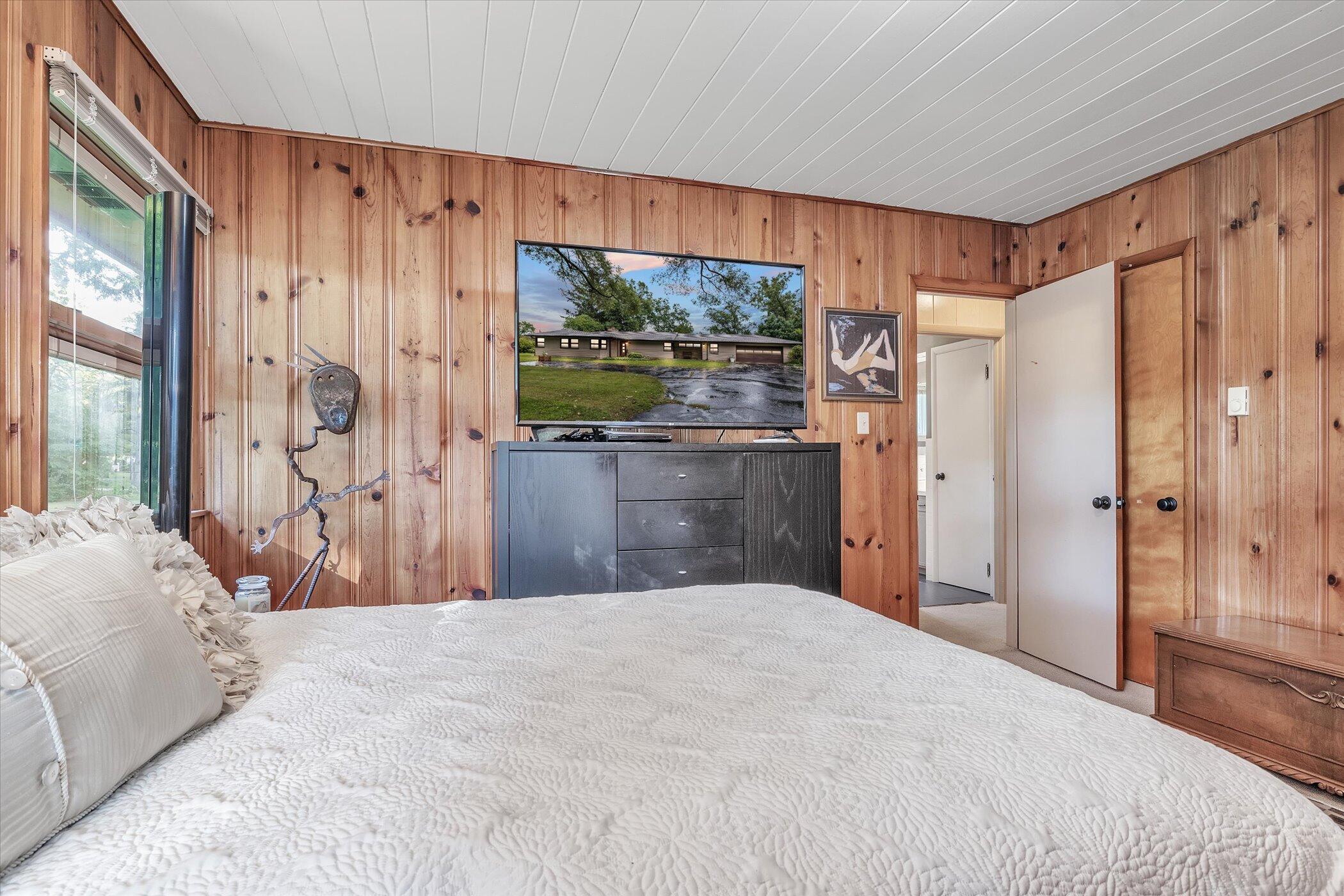 2499 Roncy Road Benton Harbor, MI 49022 - Photo 30 of 56 41-2499-Roncy-Rd-WindowStill-Real-Estate