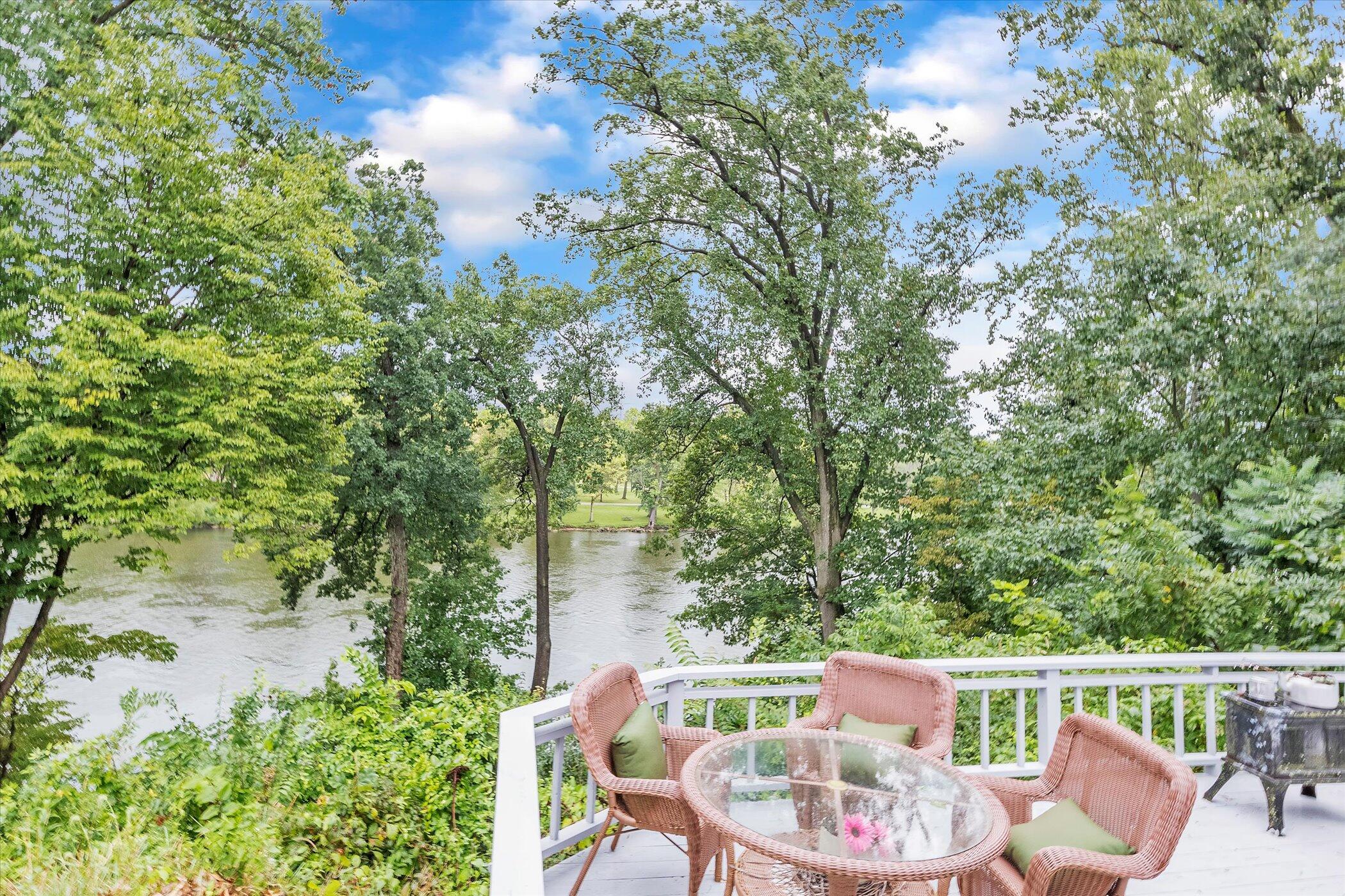 2499 Roncy Road Benton Harbor, MI 49022 - Photo 41 of 56 Rear Deck