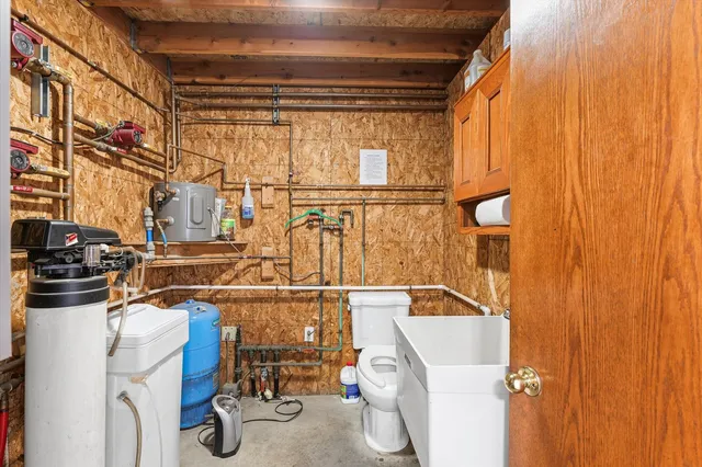 a view of a storage & utility room