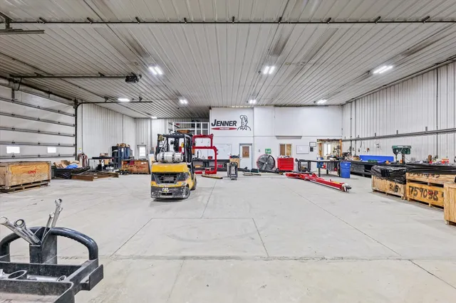 $900,000 | 8735 North 2000 E Road, Fairbury, IL 61739