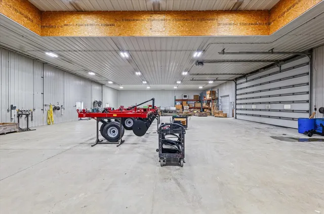 $900,000 | 8735 North 2000 E Road, Fairbury, IL 61739