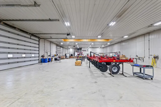 $900,000 | 8735 North 2000 E Road, Fairbury, IL 61739