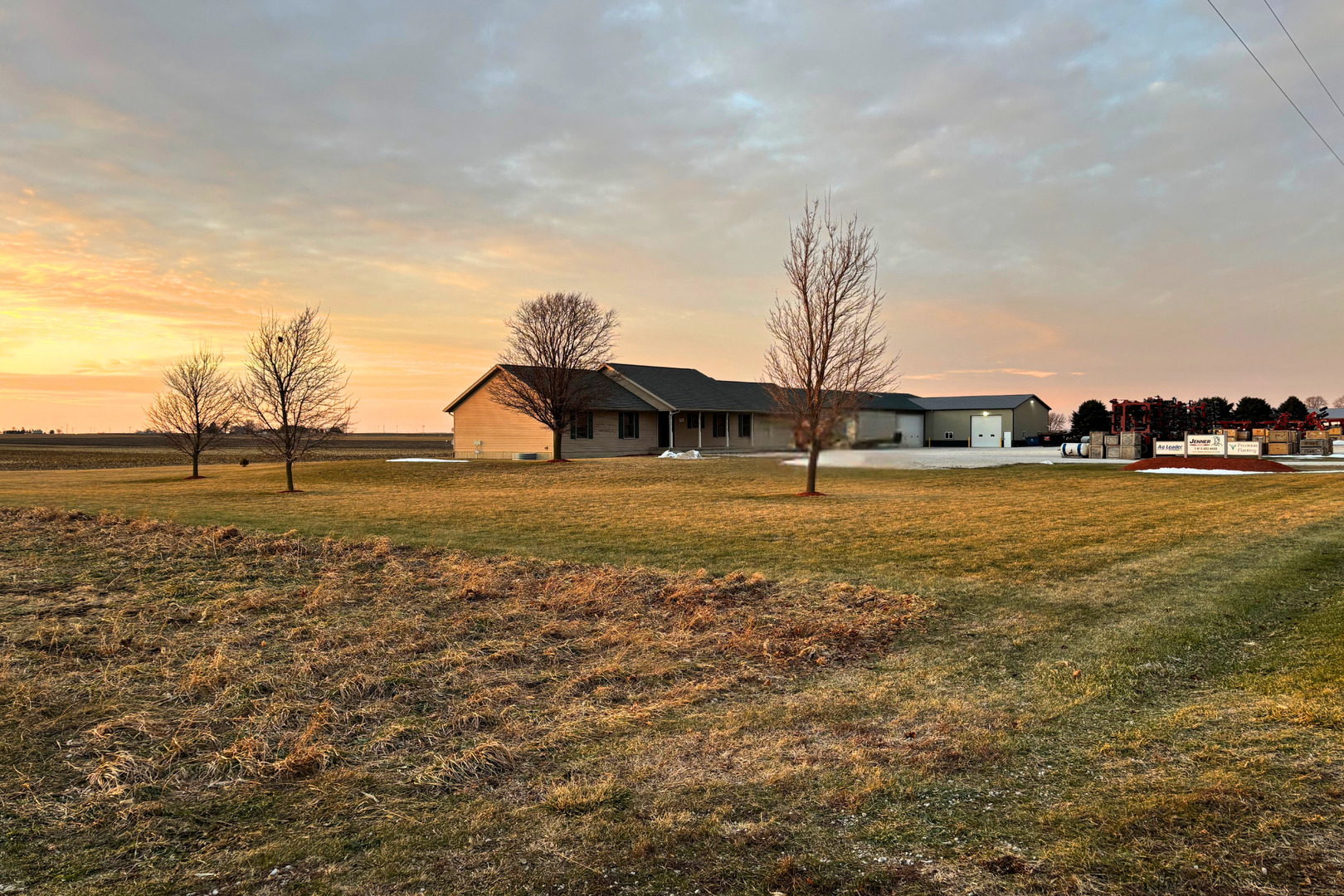 8735 North 2000 E Road Fairbury, IL 61739 - Photo 7 of 64 a view of a field with an ocean