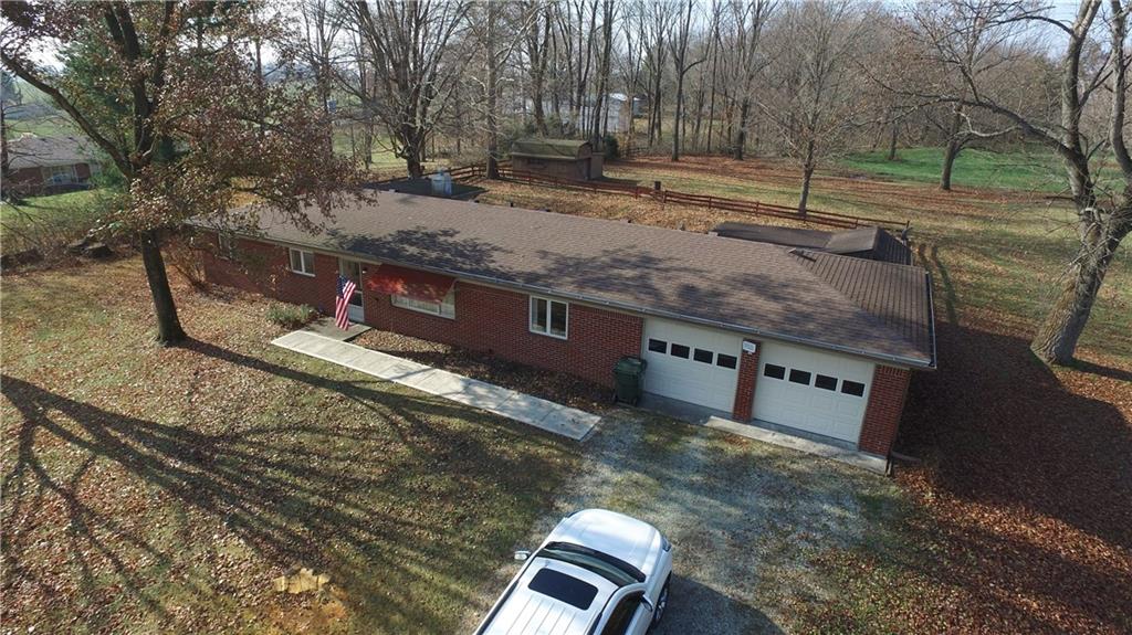 11081 North Division Road Fountaintown, IN 46130 - Photo 2 of 32