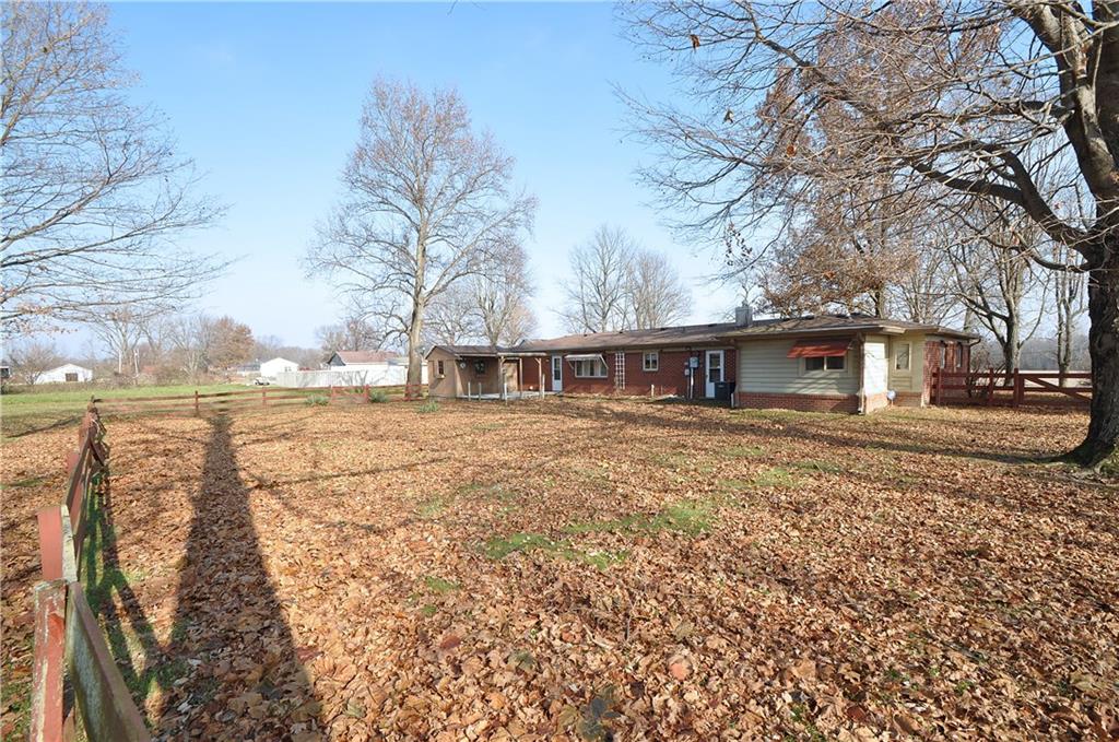11081 North Division Road Fountaintown, IN 46130 - Photo 16 of 32