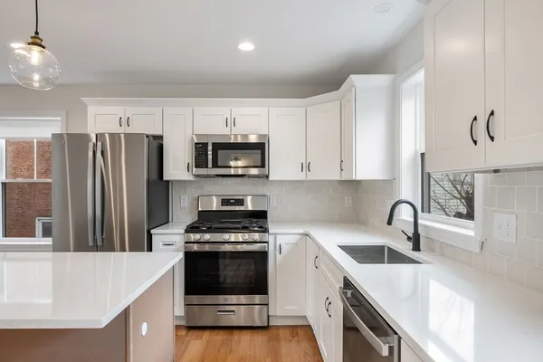 $3,600 | 32 Union Street, Unit 32, Lowell, MA 01852