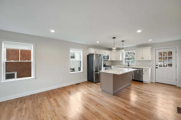 $3,600 | 32 Union Street, Unit 32, Lowell, MA 01852