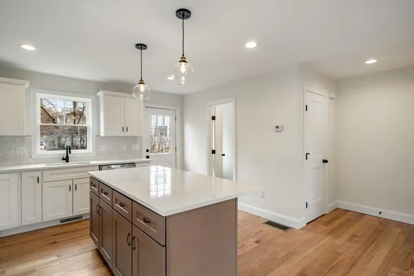 $3,600 | 32 Union Street, Unit 32, Lowell, MA 01852