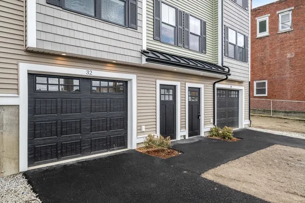 $3,600 | 32 Union Street, Unit 32, Lowell, MA 01852