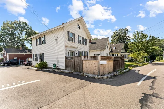 $429,999 | 9 Sanford Street, Medway, MA 02053