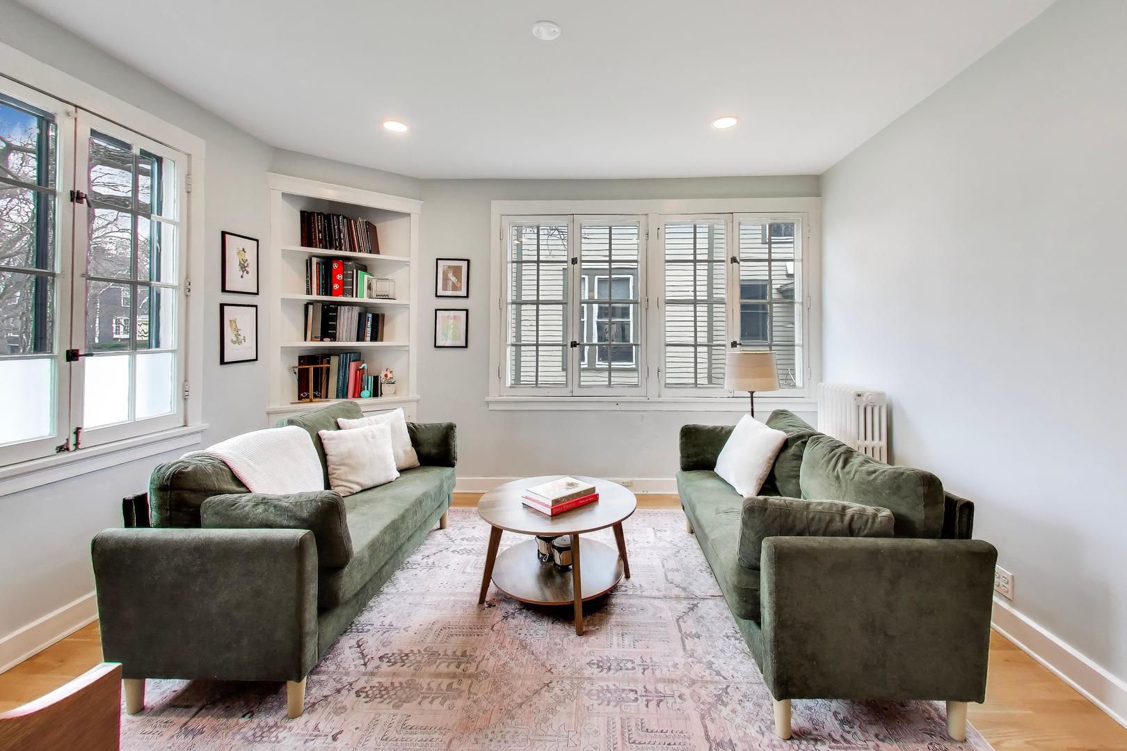 1123 Main Street Evanston, IL 60202 - Photo 13 of 47