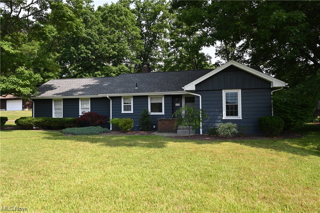 1418 Shields Road Youngstown, OH 44511 - Photo 1 of 31 Gallery Image 1